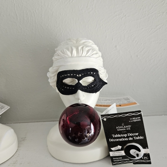 NWT Michaels Ashland Gothic Bordeaux Bubble Gum Man & Woman Busts - Picture 5 of 10